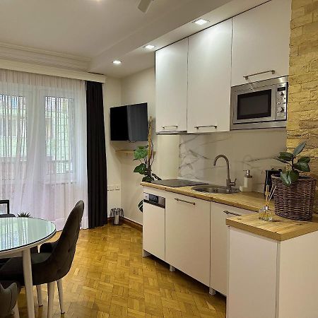 Apartment バトゥーミ エクステリア 写真