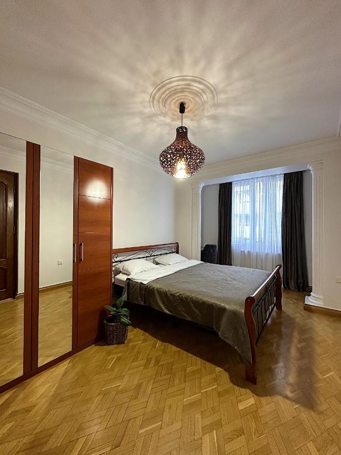 Apartment バトゥーミ エクステリア 写真